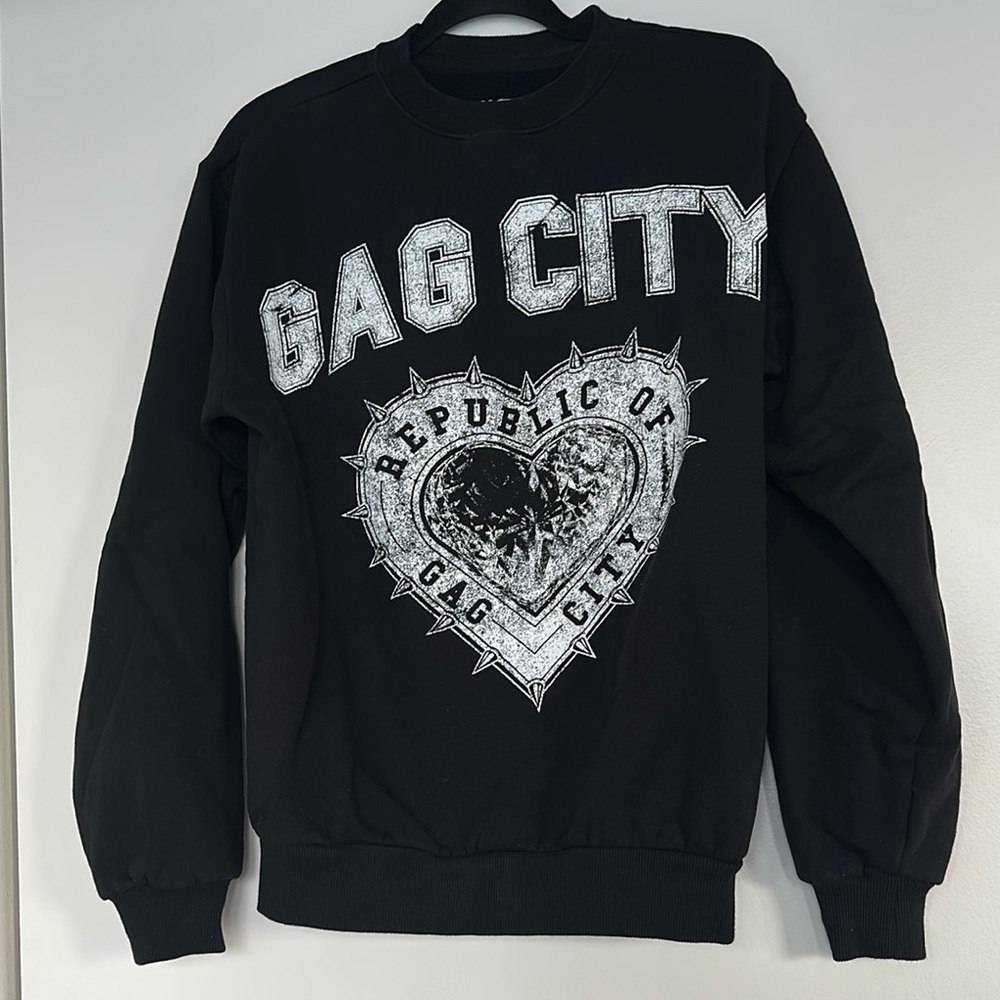 Nicki Minaj Black Crewneck Sweater Urban Style